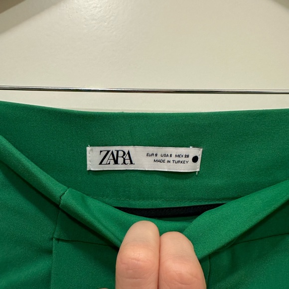 Zara Green shorts - Picture 3 of 4